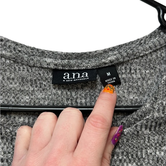 A.N.A. - Womens Lightweight Cascading Long Sleeve Top Sz. MD - Picture 2 of 7